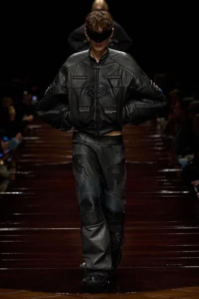 Look 27